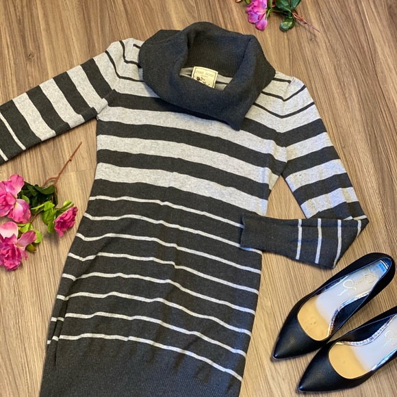 Women’s Long Grey Striped Cowl Neck Sweater - S - Picture 6 of 6